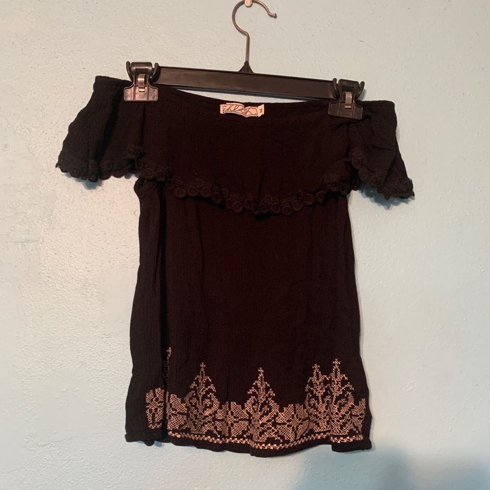 Over the shoulder top